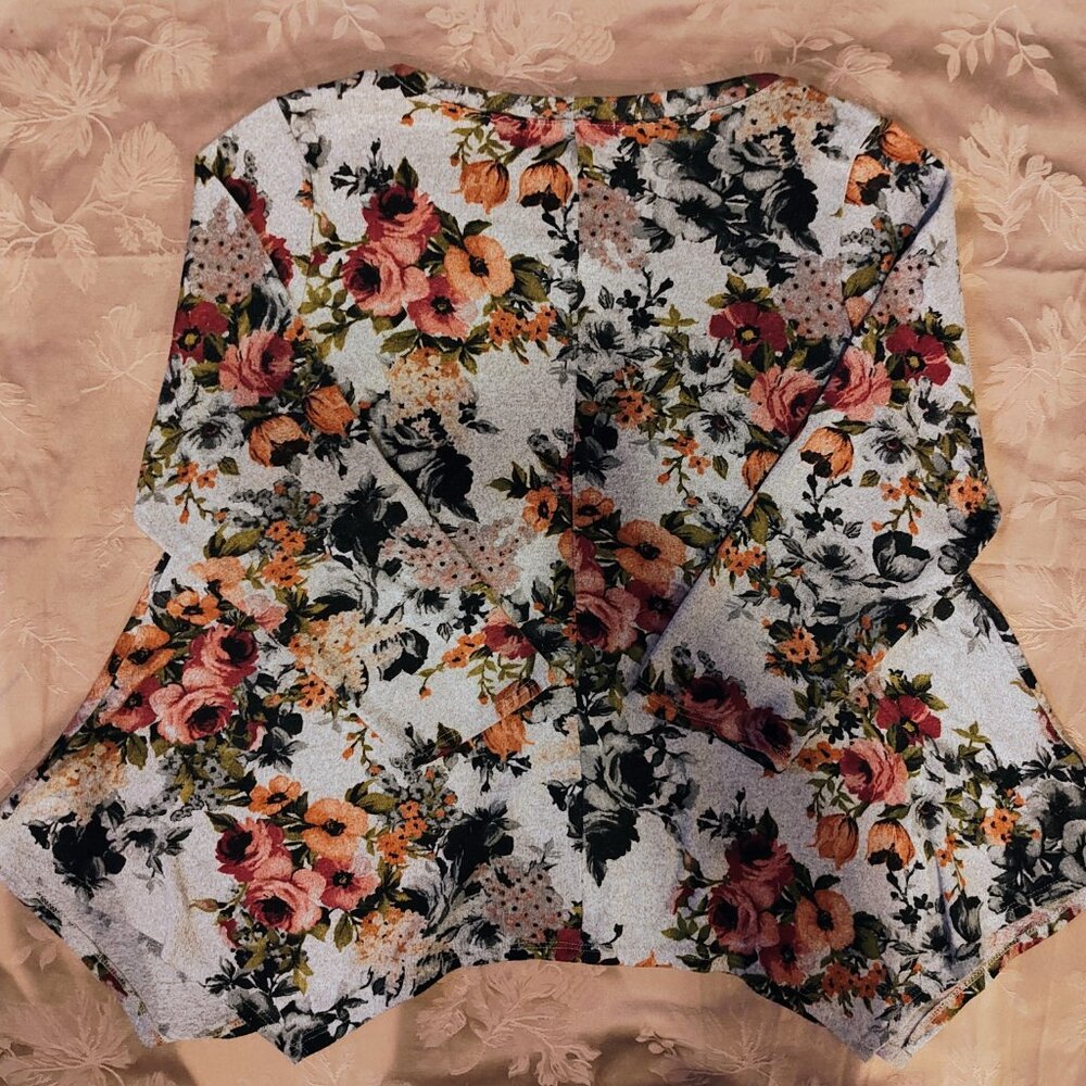 Green Envelope Los Angeles Floral Long Sleeve Flowy Blouse, 1X, Like New! - Picture 4 of 4